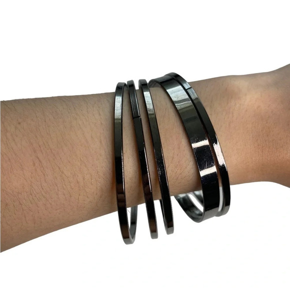 unbranded Jewelry - 5 Vintage Bracelets